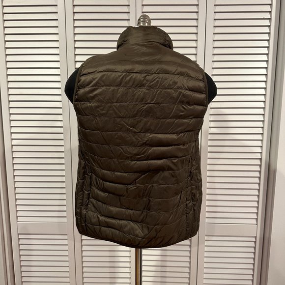 Uniqlo Men's Olive Green Down Vest - Small - Picture 3 of 6